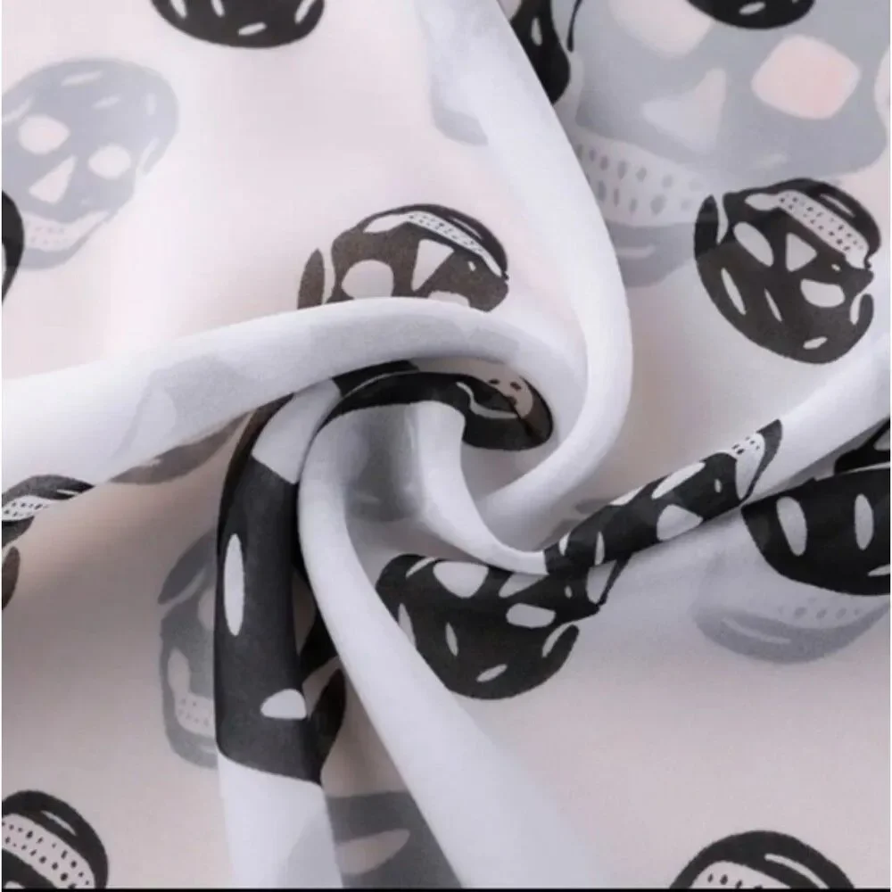 N/A skull scarf
